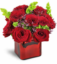 Kiss of Bliss™. An arrangement by Avenue Flowers and Gifts.