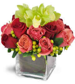 Sweet Reverie™. An arrangement by Avenue Flowers and Gifts.